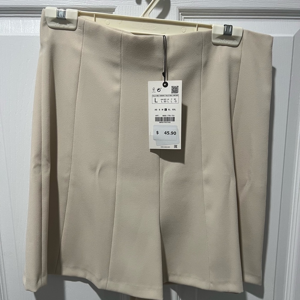 Nude high waisted shorts
